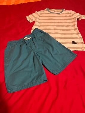 Cat & Jack Teal Elastic Waist Shorts with Colorful Planet Tshirt. 10-12 size